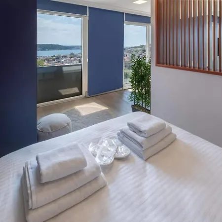 2 Bedroom W Panoramic Bosphorus Views & Cleaning *