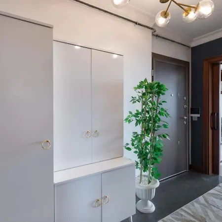 2 Bedroom W Panoramic Bosphorus Views & Cleaning Daire *