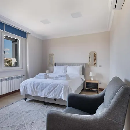 2 Bedroom W Panoramic Bosphorus Views & Cleaning *